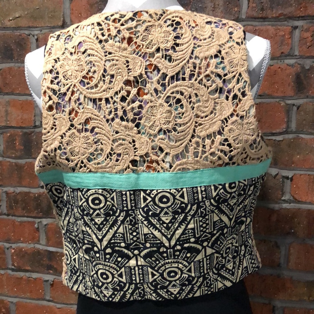 Gimmicks by BKE vest. Size M. - Picture 4 of 9